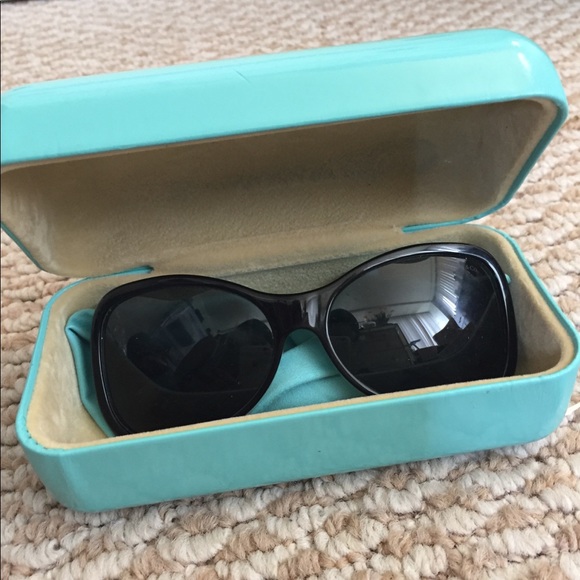 Tiffany BlueShades: Classic Glamour - Picture 3 of 8